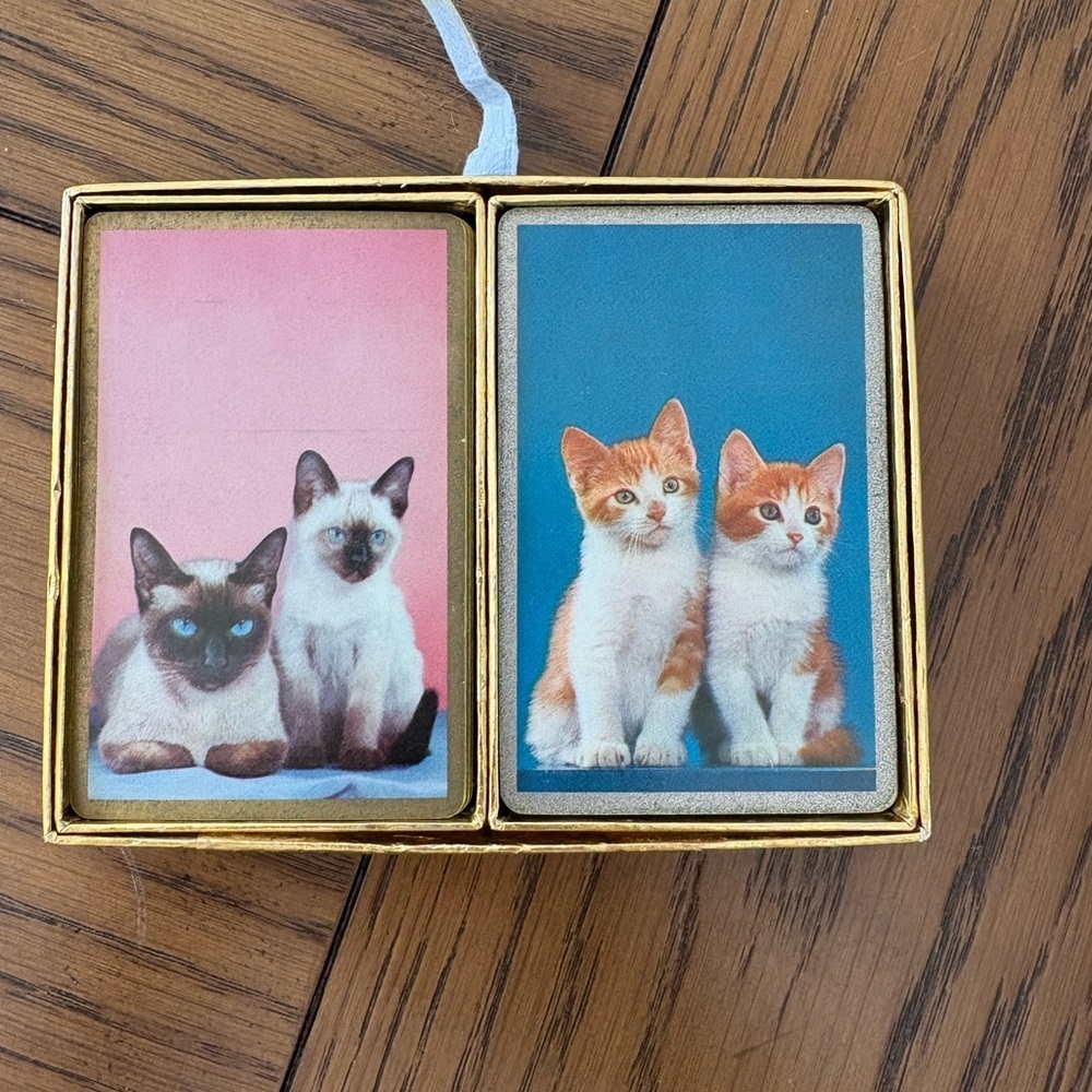Vintage Gold Cat-Themed Playing Cards Set - Picture 2 of 4